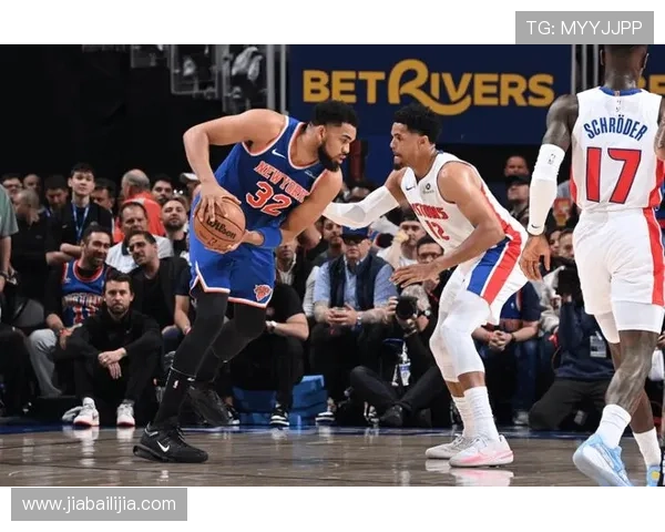 唐斯精准分球助攻布伦森三分远投如虹直入篮筐